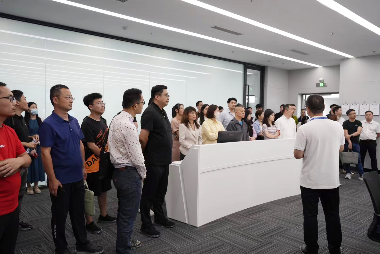 18551174.jpg 18551174.jpg